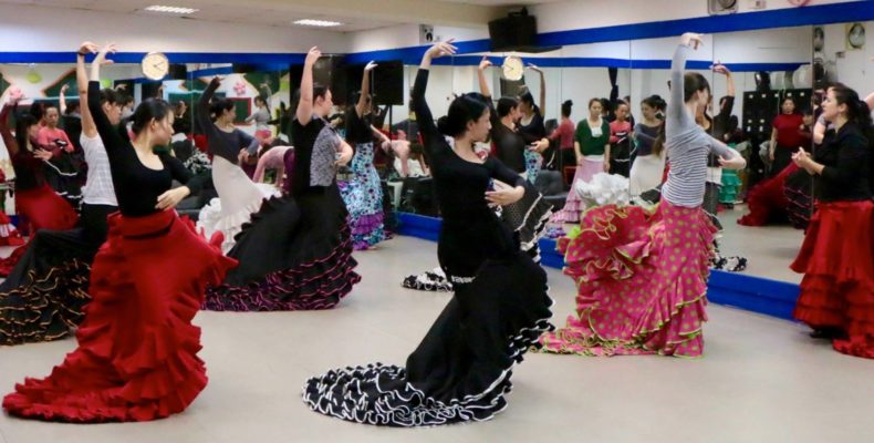 Bata de cola Flamenco dance Masterclass